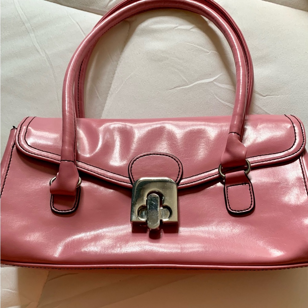 🌺 small pink vinyl handbag/purse 🌺
